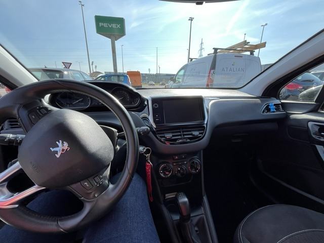 Peugeot 208 1,2, fotografija 5