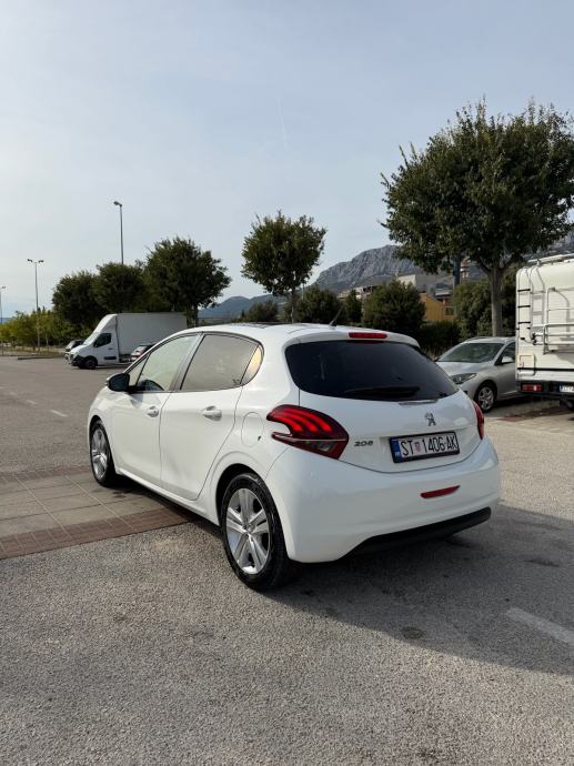Peugeot 208 1.2 STYLE, fotografija 4