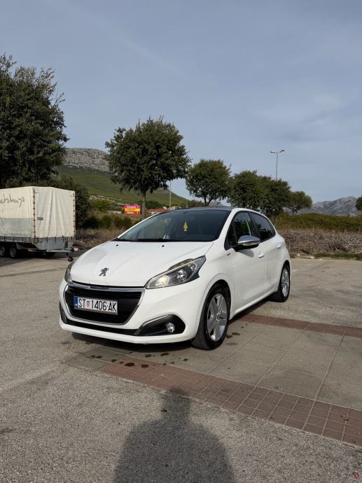 Peugeot 208 1.2 STYLE, fotografija 2