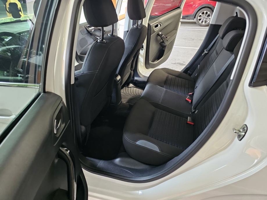 Peugeot 208 1,2 VTi Allure, panoramski krov, fotografija 6