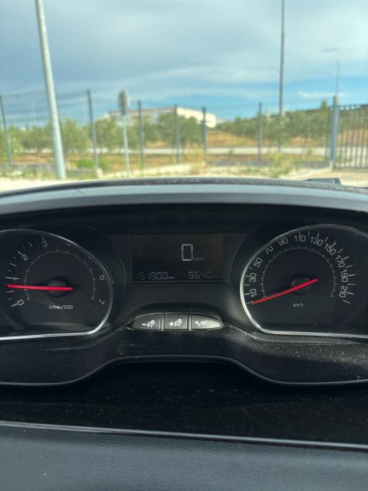 Peugeot 208 1,2 VTi *čitaj opis*, fotografija 7