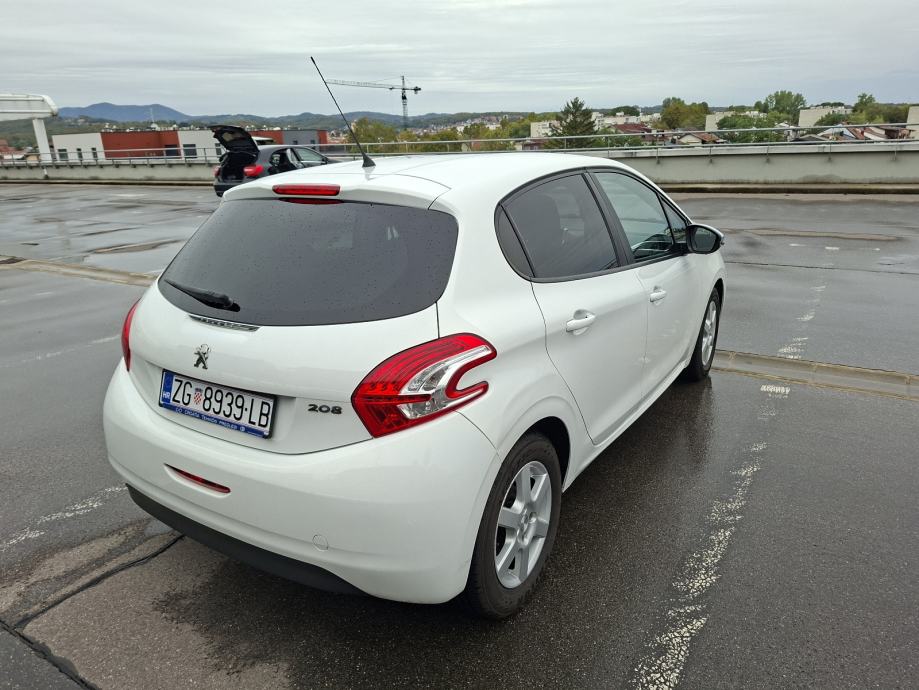 Peugeot 208 Style 1,2 VTi, fotografija 5