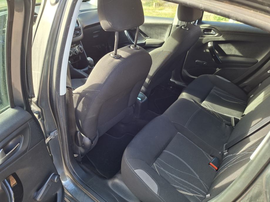 Peugeot 208 1,2 VTi reg. do 10/26 Povećana potrošnja ulja, pogled izvana - slika 5