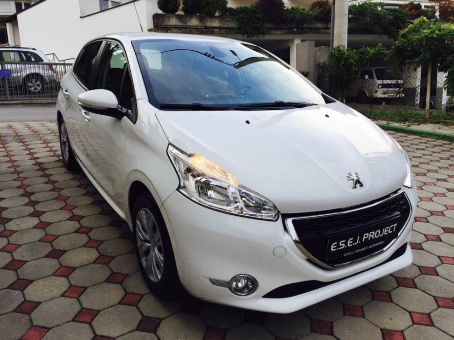 Peugeot 208 2014