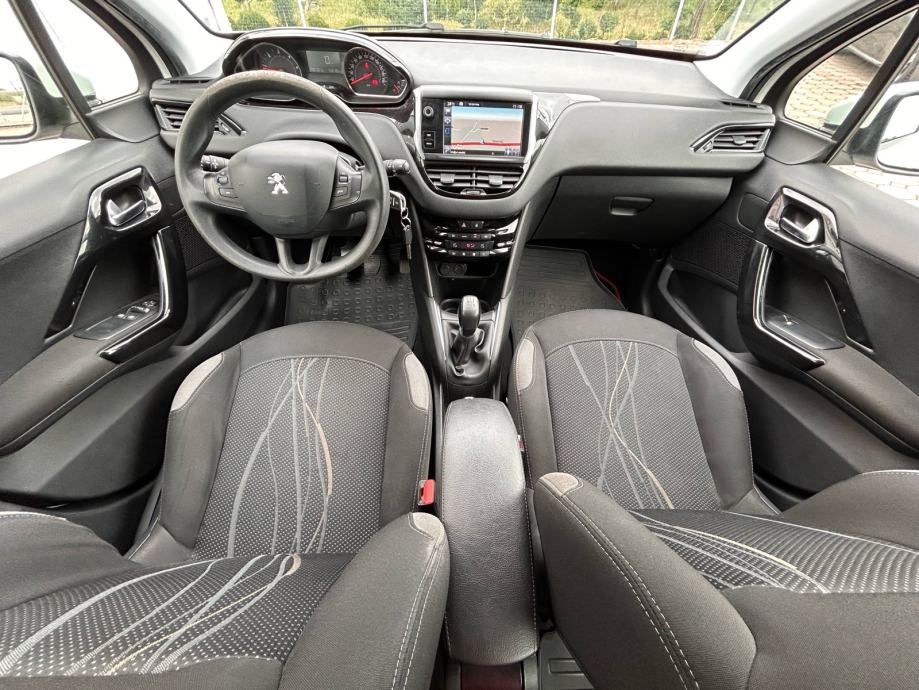 Peugeot 208 1,4 HDi 2015.,reg:24.2.2027.,VELIKI SERVIS, NAVI, TEMP..., fotografija 9