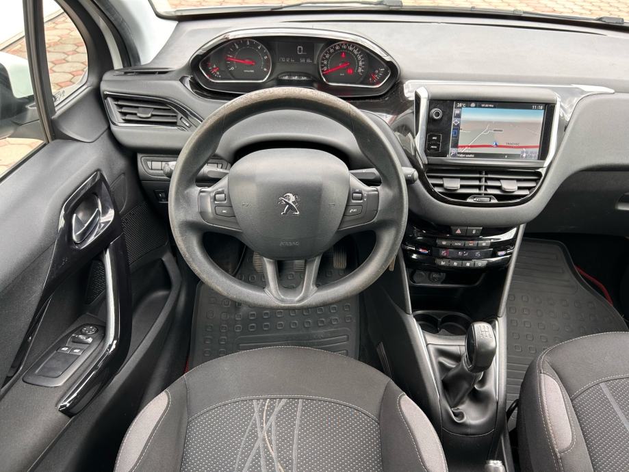 Peugeot 208 1,4 HDi 2015.,reg:24.2.2027.,VELIKI SERVIS, NAVI, TEMP..., fotografija 8