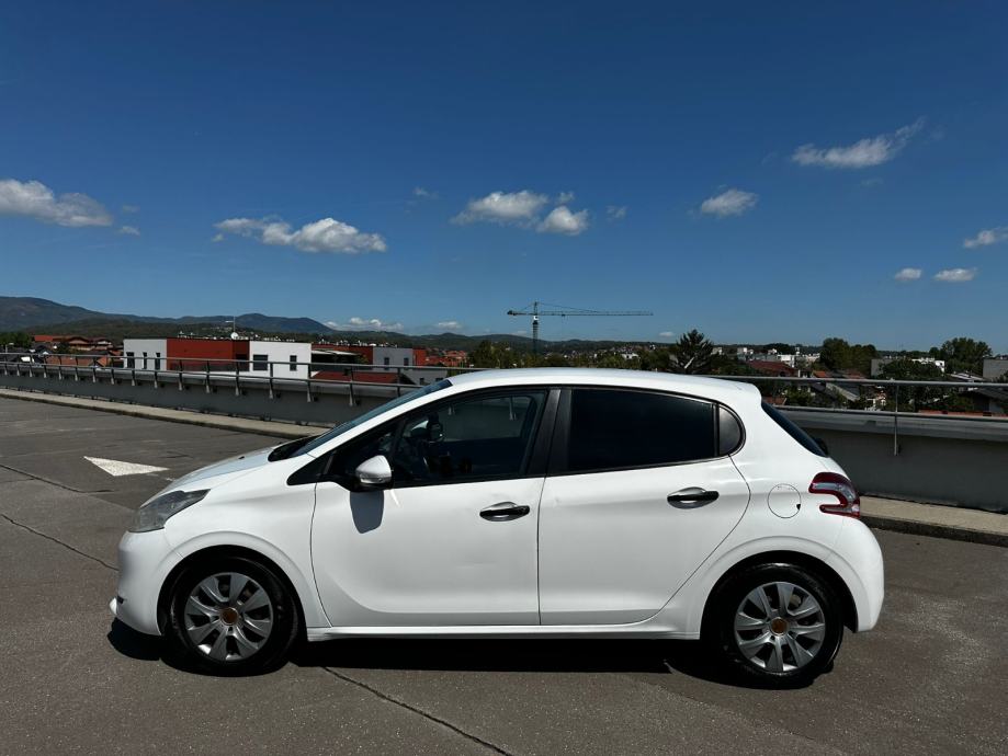 Peugeot 208 1,4 HDi Hr.Auto Reg.06/2027 Klima, fotografija 8