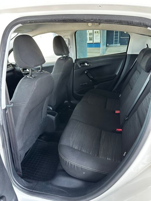 Peugeot 208 1,4 HDi Hr.Auto Reg.06/2027 Klima, fotografija 11
