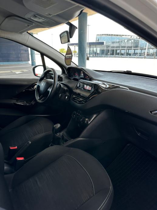 Peugeot 208 1,4 HDi Hr.Auto Reg.06/2027 Klima, fotografija 13