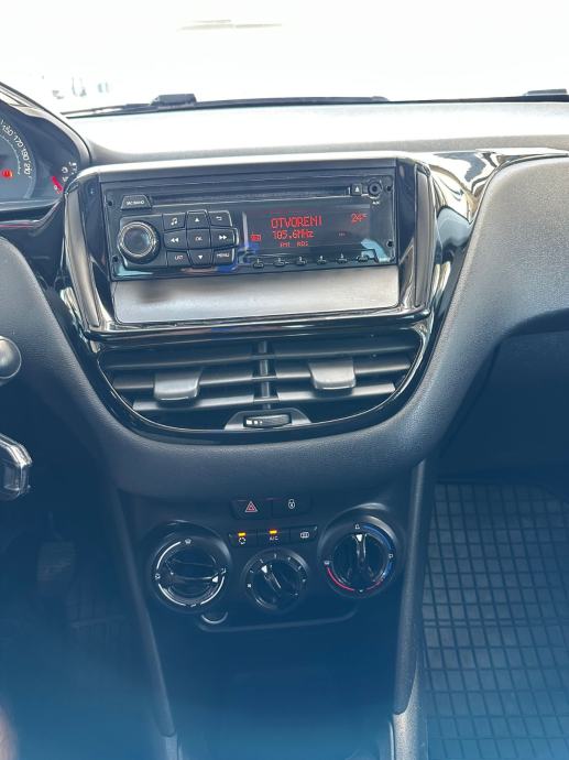 Peugeot 208 1,4 HDi Hr.Auto Reg.06/2027 Klima, fotografija 15