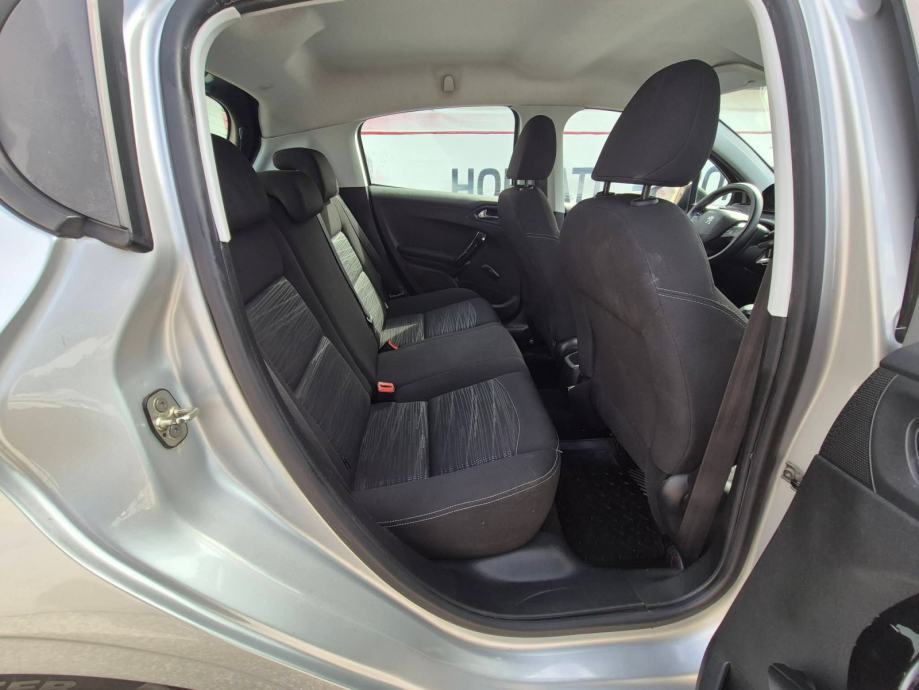 Peugeot 208 1,4 HDi,klima,samo 174 tkm,veliki,mali servis, fotografija 18