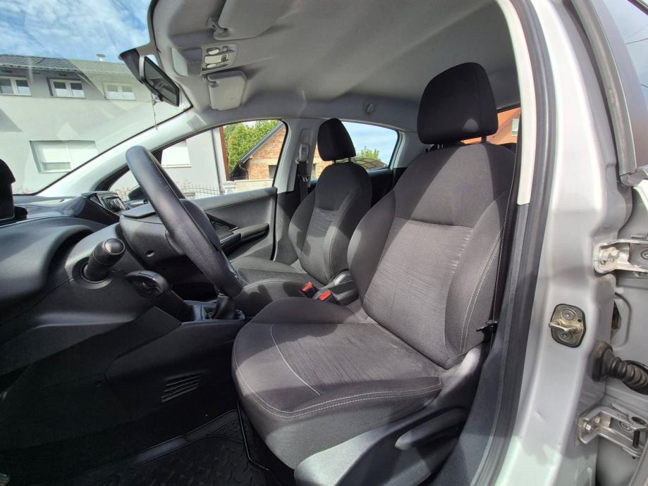 Peugeot 208 1,4 HDi,klima,samo 174 tkm,veliki,mali servis, fotografija 15