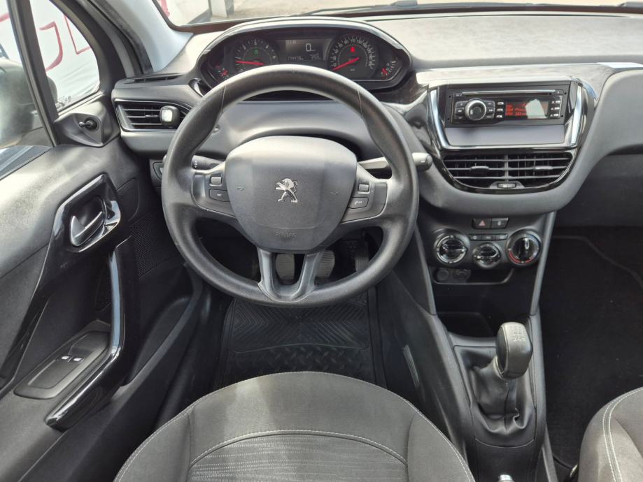 Peugeot 208 1,4 HDi,klima,samo 174 tkm,veliki,mali servis, fotografija 13