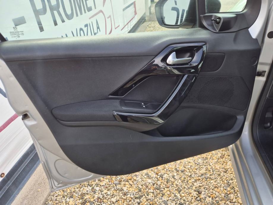 Peugeot 208 1,4 HDi,klima,samo 174 tkm,veliki,mali servis, fotografija 14