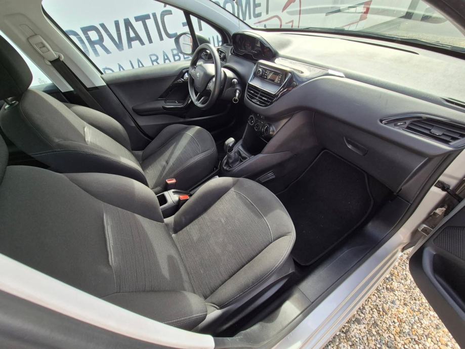 Peugeot 208 1,4 HDi,klima,samo 174 tkm,veliki,mali servis, fotografija 19