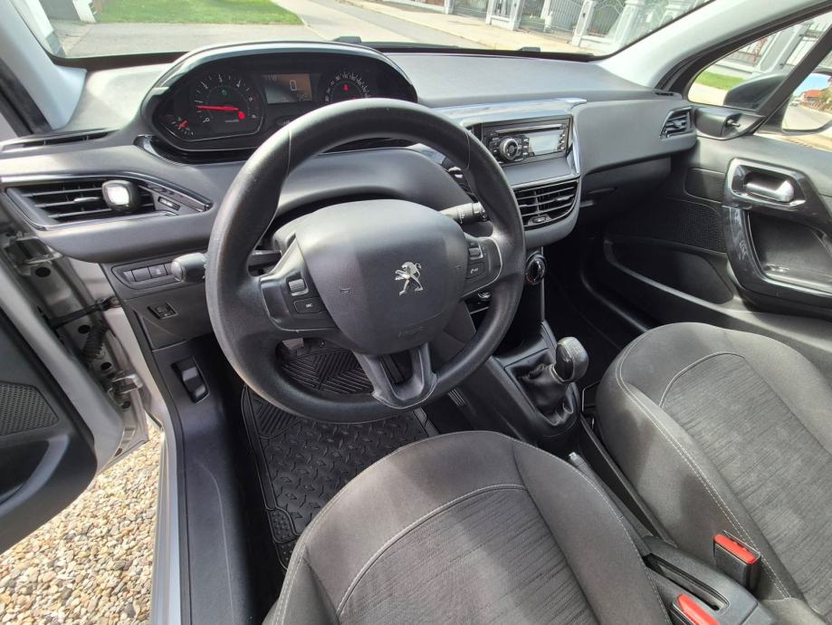 Peugeot 208 1,4 HDi,klima,samo 174 tkm,veliki,mali servis, fotografija 16