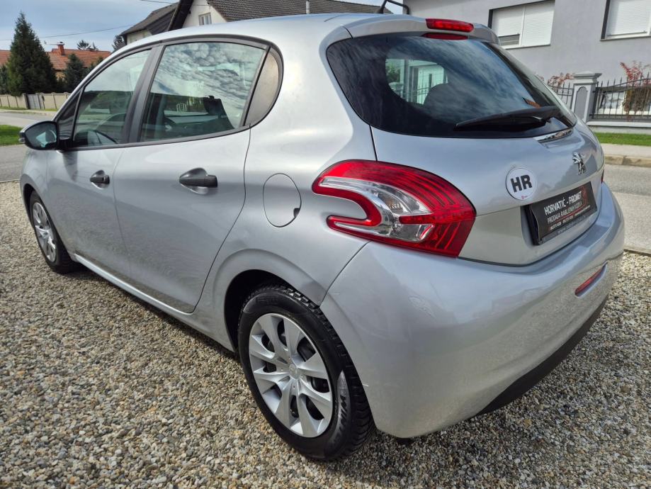 Peugeot 208 1,4 HDi,klima,samo 174 tkm,veliki,mali servis, fotografija 7