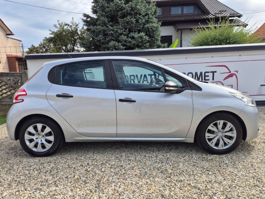 Peugeot 208 1,4 HDi,klima,samo 174 tkm,veliki,mali servis, fotografija 6