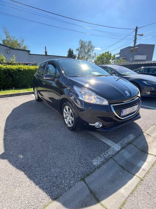 Peugeot 208 1,4 HDi (**reg.08/27**), fotografija 3