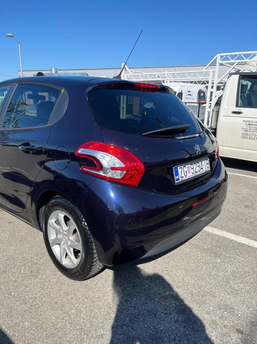 Peugeot 208 1,4 HDi (**reg.08/27**), fotografija 7
