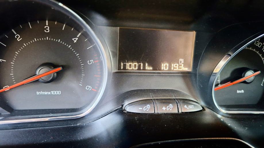 Peugeot 208 1,4 HDi (**reg.08/27**), fotografija 10