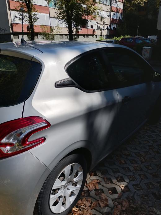 Peugeot 208 1,4 HDi, fotografija 6