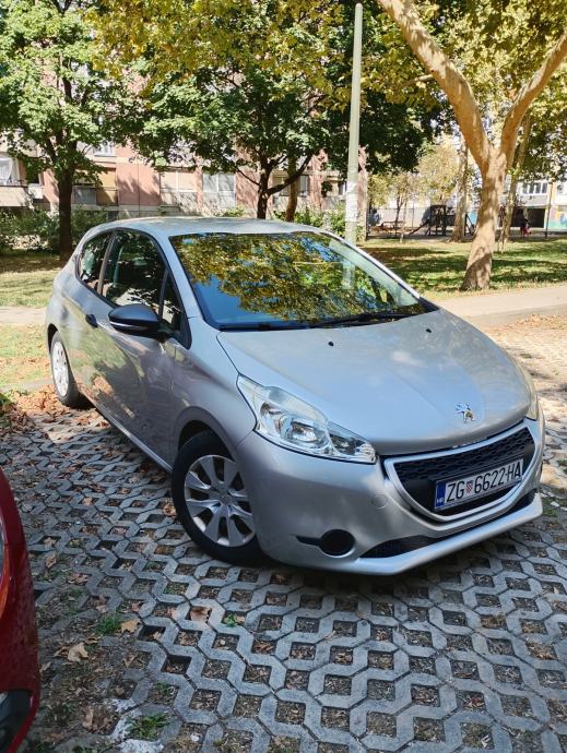 Peugeot 208 1,4 HDi, fotografija 8