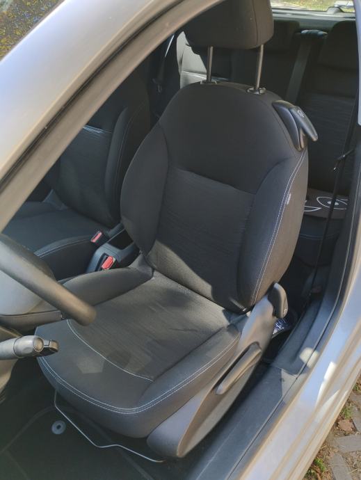 Peugeot 208 1,4 HDi, fotografija 10