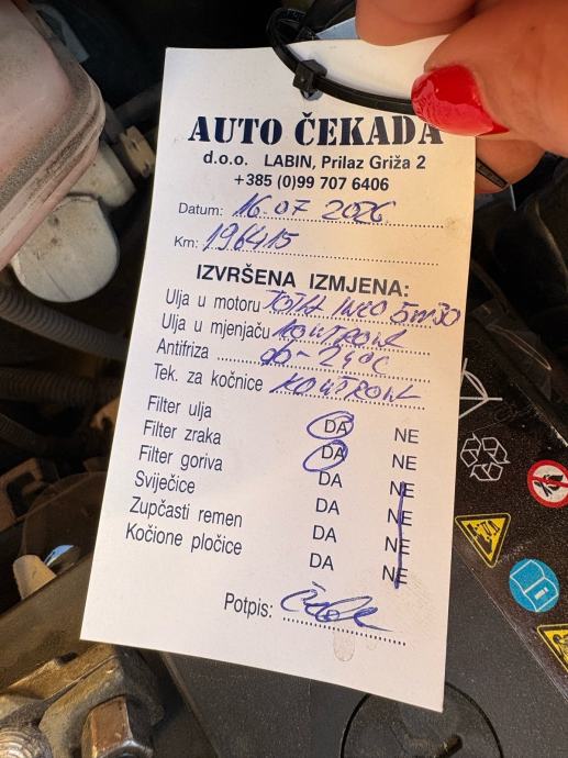 Peugeot 208 1.4 hdi, fotografija 12