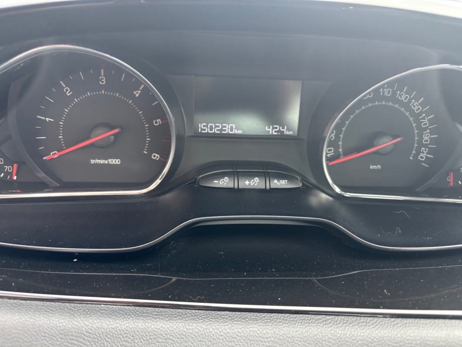 Peugeot 208 1,4 HDi reg.09/27 150tkm, fotografija 9