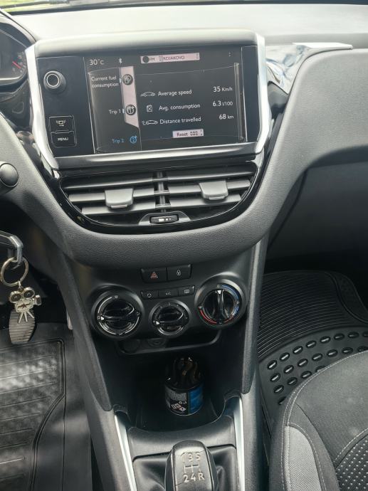 Peugeot 208 1,4 VTi, pogled izvana - slika 2