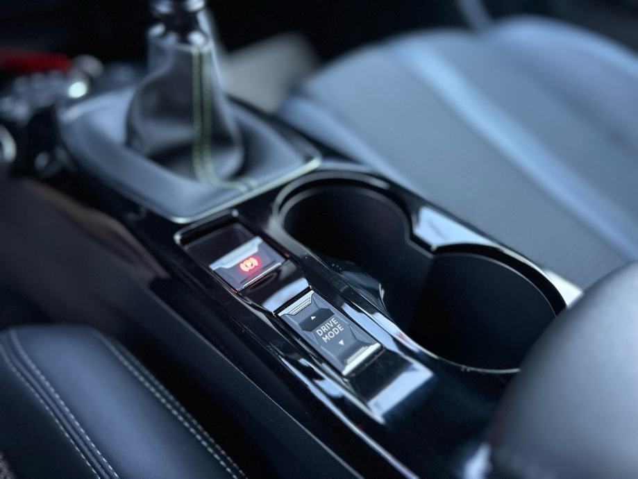 Peugeot 208 1,5 BlueHDI 2020G.GTline FULL OPREMA AKTRAKTIVAN SERVISNA, fotografija 18
