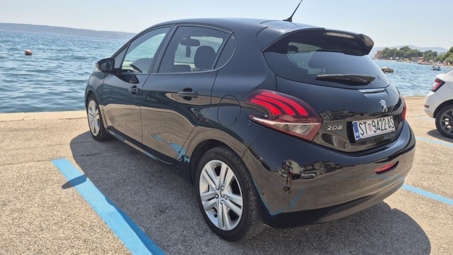 Peugeot 208,signature, 1,5 BlueHDI,2019,veliki servis,reg, fotografija 4