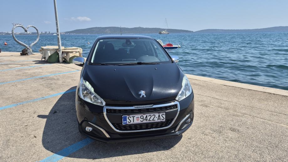 Peugeot 208,signature, 1,5 BlueHDI,2019,veliki servis,reg, fotografija 7
