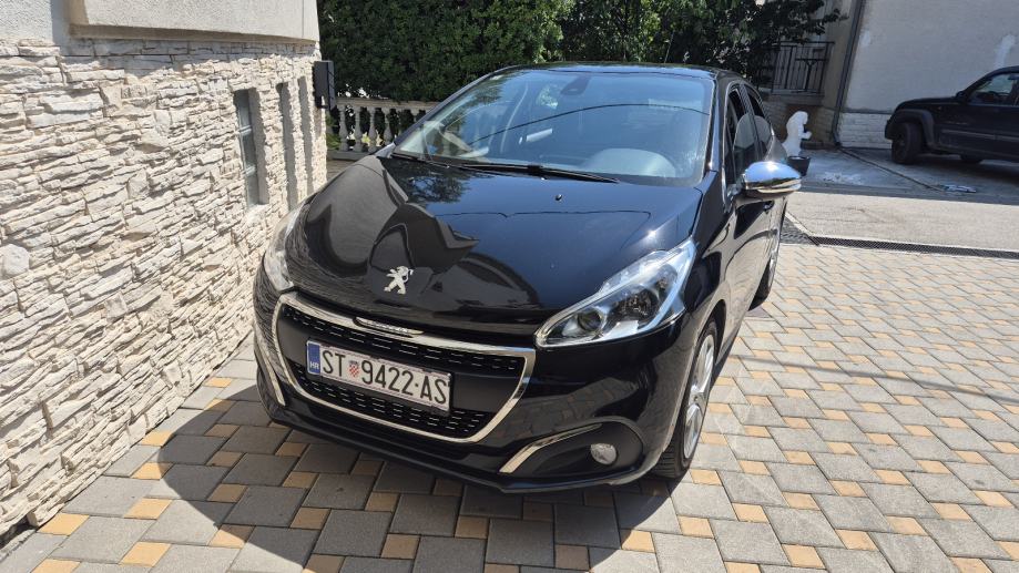 Peugeot 208,signature, 1,5 BlueHDI,2019,veliki servis,reg, fotografija 12