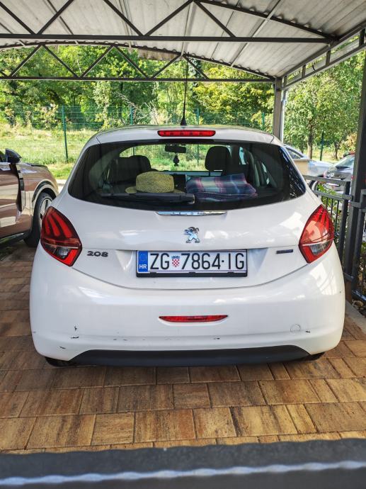 Peugeot 208 1,6 BlueHDi-Mali Zmaj, fotografija 8
