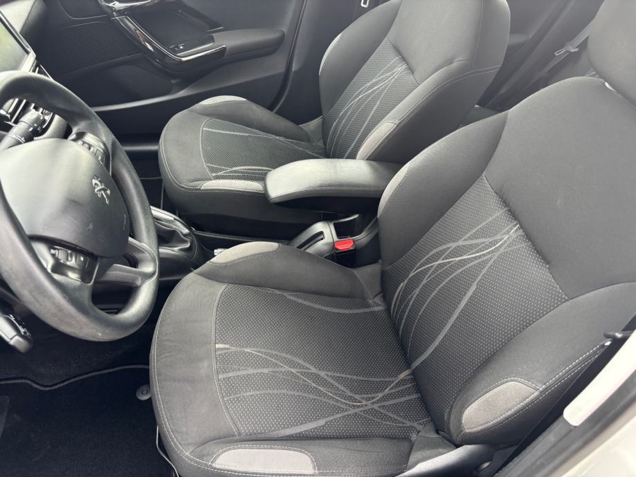 Peugeot 208 1,4hdi,150tkm,reg.godinu dana, fotografija 9