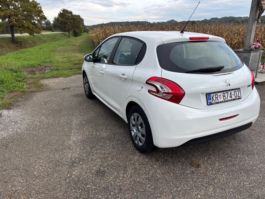 Peugeot 208 1,4hdi,150tkm,reg.godinu dana, fotografija 5