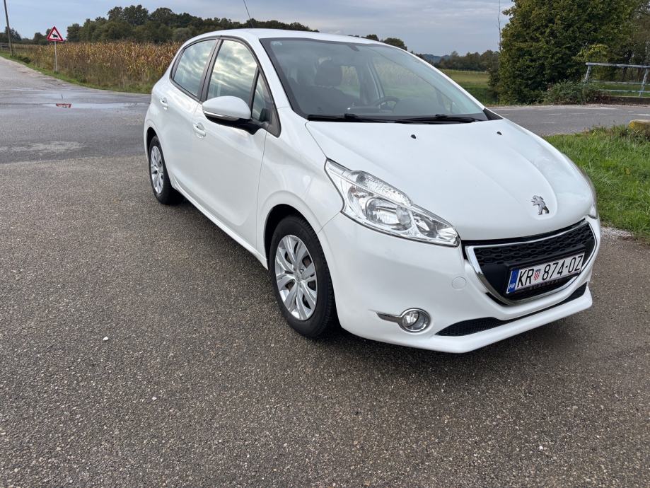 Peugeot 208 1,4hdi,150tkm,reg.godinu dana, fotografija 3