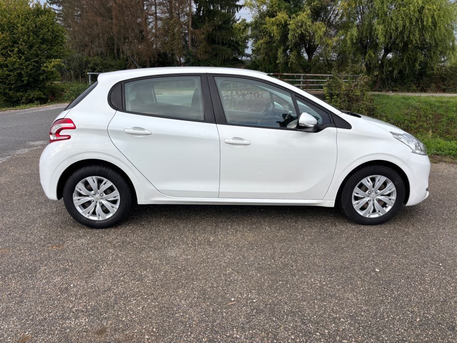 Peugeot 208 1,4hdi,150tkm,reg.godinu dana, fotografija 4