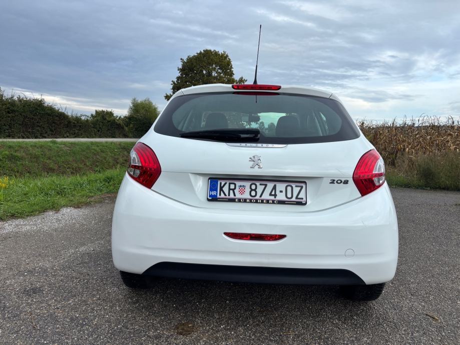 Peugeot 208 1,4hdi,150tkm,reg.godinu dana, fotografija 7