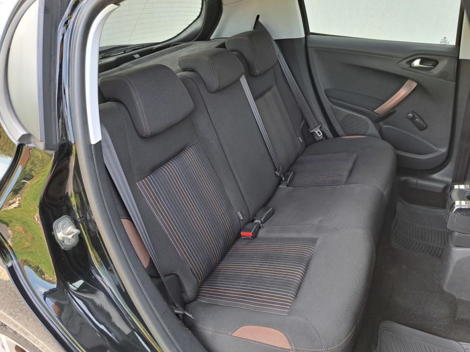 Peugeot 208 1,6 e-HDi, fotografija 3