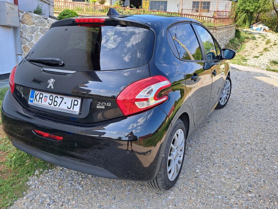 Peugeot 208 1,6 e-HDi, fotografija 9