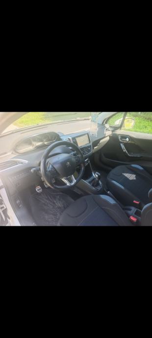 Peugeot 208 1,6 e-HDi, fotografija 4