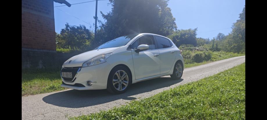 Peugeot 208 1,6 e-HDi, fotografija 7