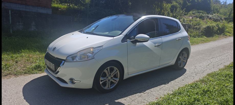 Peugeot 208 1,6 e-HDi, fotografija 5