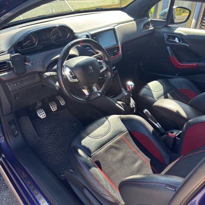 Peugeot 208 1,6 THP GTi, fotografija 8