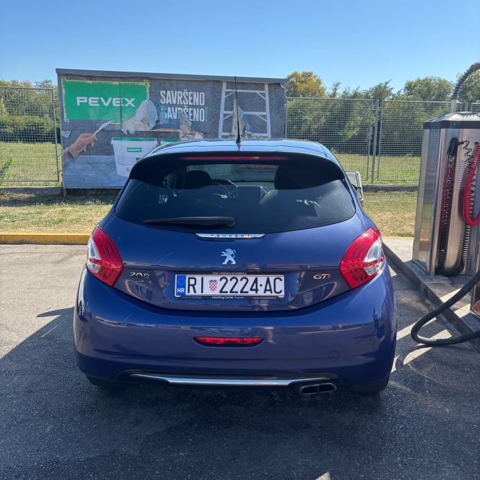 Peugeot 208 1,6 THP GTi, fotografija 6