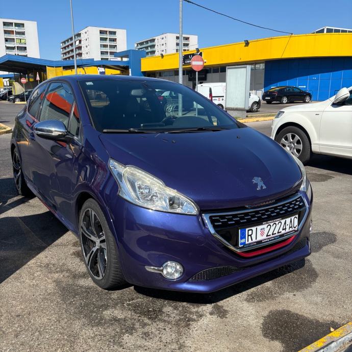 Peugeot 208 1,6 THP GTi, fotografija 3