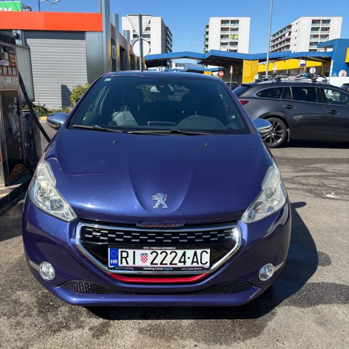Peugeot 208 1,6 THP GTi, fotografija 2